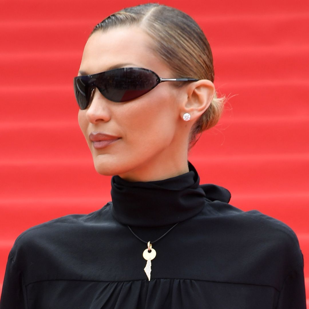 Bella Hadid Spices Up Her Anti-Naked Tom Ford Outfit…