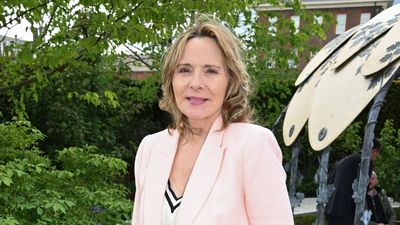 Kim Cattrall just debuted this stylish haircut for summer - and it's so flattering for fine hair types