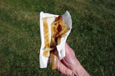 Fry off: did New Zealand invent the sausage sizzle? Australian claims hit a snag