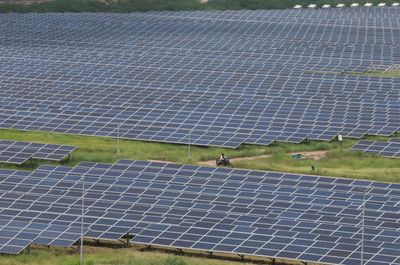 India solar industry seeks higher power prices amid record demand