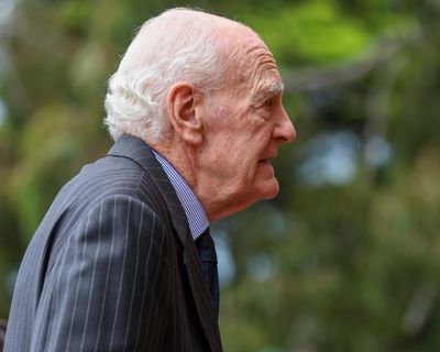 Peter Hollingworth a ‘sad example’ of a man who received honours while protecting priests, says clerical abuse victim
