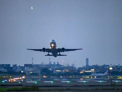 Lithuania shuts Vilnius airport; suspends flights due to drone warning