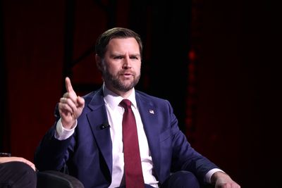 JD Vance Branded a 'Stupid Dork' After Claiming Democrats Love Kings Because They Applauded King Charles