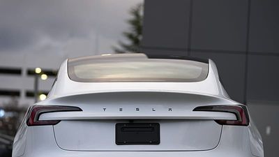 Is Elon Musk's driverless future timeline realistic?