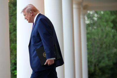 U.S. national debt officially hits $39 trillion—adding $5 billion a day since October