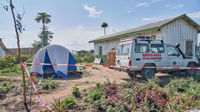 United States to fund Ebola clinics as aid cuts blamed for spread of virus