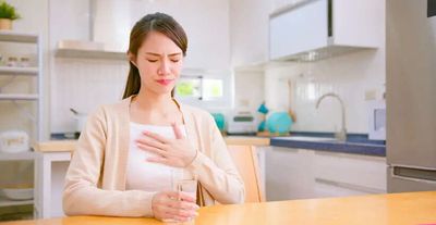 Struggling with heartburn after eating meals? Harvard doctor shares common foods to eat and avoid