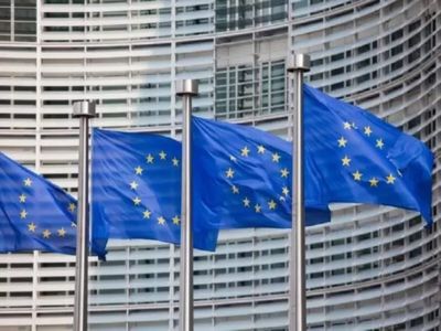 EU agrees to implement US trade pact after Trump threats