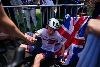 Junior world champion Harry Hudson suffers spinal fracture after 'pretty scary' collision with motorbike on training descent