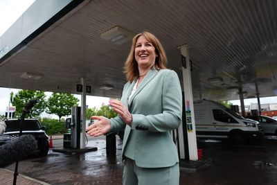 Cheaper food and free bus rides for children in Reeves’ cost-of-living plan