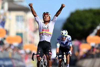 Giro d'Italia: Jhonatan Narváez outduels Enric Mas for victory on stage 11 as breakaway prevails
