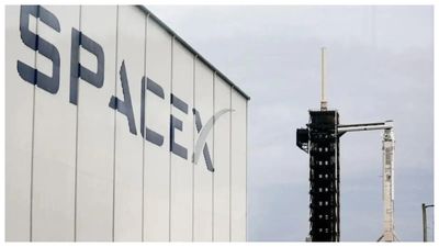 SpaceX aims for 10,000 annual launches within five years, FAA says