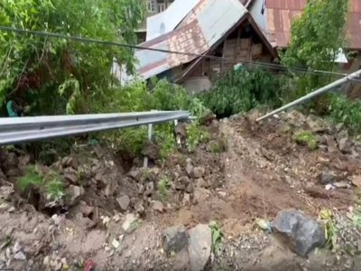 Jammu and Kashmir: Severe waterlogging, heavy rainfall damage Srinagar-Bandipora road