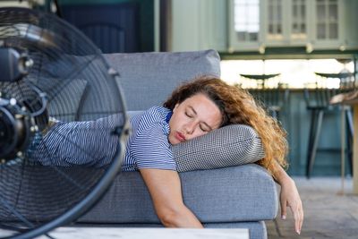 Struggle to sleep in heatwaves? Here are six simple changes to make now