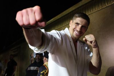 Rico Verhoeven recreates mother’s photos at pyramids after her death during fight camp