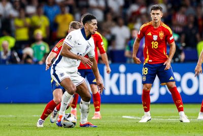 Bellingham or Rogers? Tell us who should be England’s No 10 at the World Cup