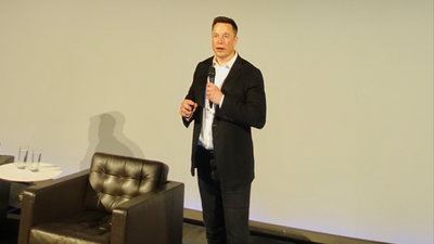 SpaceX Gives Elon Musk the Biggest Pay Package in History — $600 Billion Bonus Tied to Two Wild Conditions