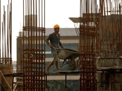 Unincorporated establishments surge to over 9 cr; jobs hit 15-cr mark: Govt survey