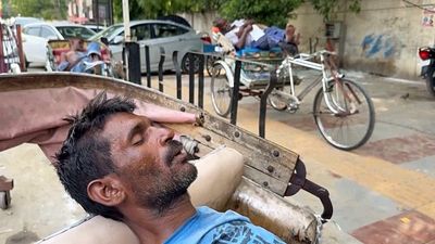 Intensifying heat wave grips northern India as temperatures near 48°C