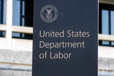 US jobless claims drop but inflation fears grow as oil prices surge and Fed eyes rates