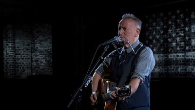 "You're the first guy in America who's lost his show because we've got a president who can't take a joke." Watch Bruce Springsteen pay tribute to Stephen Colbert as his much-loved show comes to an end