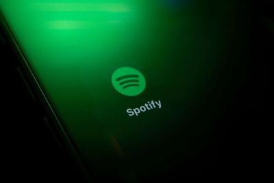 Spotify strikes deal with Universal Music to let premium users create AI covers, remixes
