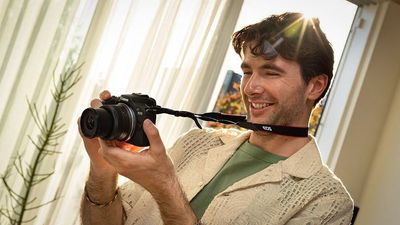 Canon: "We are the only ones supporting beginner photographers" with the Canon EOS R100
