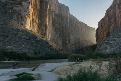 The Trump administration is facing scrutiny over its billion-dollar border wall contracts in Texas’ Big Bend region