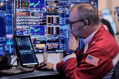 US stocks today: S&P 500 rises on Mideast peace hopes as oil prices dip