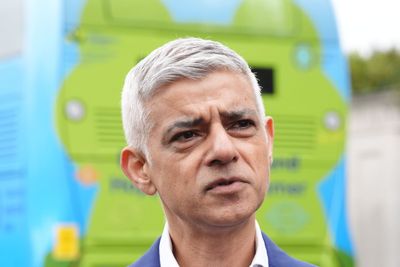 Met Police warns of reduced officer numbers after mayor blocks Palantir deal
