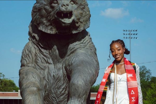 College graduate lost both legs after propeller accident on alcohol-fuelled Bahamas boat trip: lawsuit