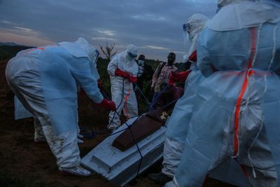 Ex CDC head warns Ebola outbreak will become a ‘very significant pandemic’