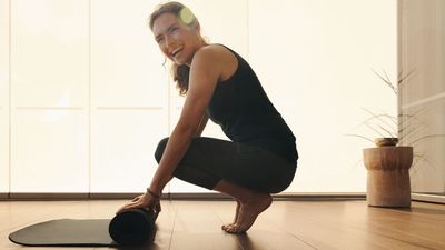 I’m a strength coach - this exercise ‘looks easy’ but do it right, and you’ll have stronger obliques and better core stability