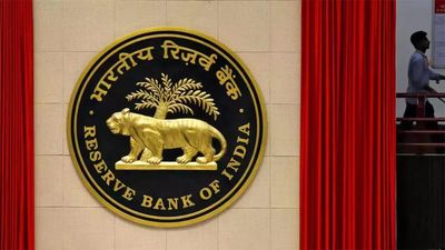 RBI not in favour of rate hikes to defend rupee, prioritises inflation