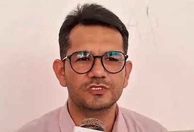 Who is Shashikant Suthar, the chemistry teacher who exposed the alleged NEET paper leak scandal?