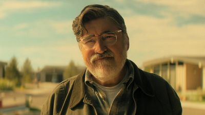 Netflix’s new sci-fi drama is a nostalgic treat packed into a bingeable mystery series — and it’s streaming now