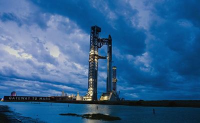 Mars colony and Grok warnings: five strange details in SpaceX’s pitch to investors