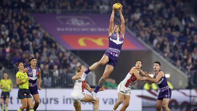Perfect 10 as Dockers set new record by downing Saints