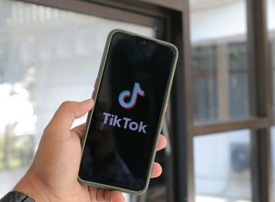 The “Chair Test” TikTok Trend Could Endanger Women — Experts Warn Against It
