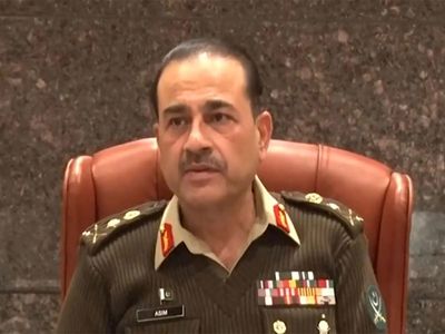 Pakistan Army Chief Asim Munir leaves for Tehran amidst efforts to end US-Iran war