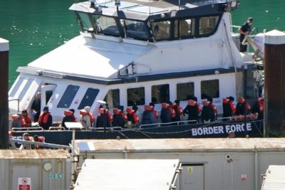 Migrants make first English Channel crossing in nearly two weeks