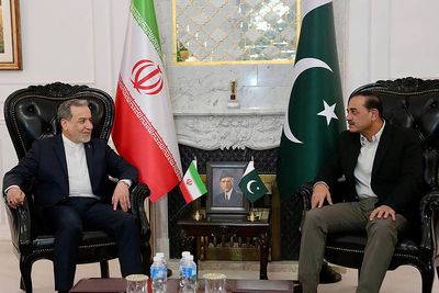 Top Pakistani Official Travels To Tehran Seeking To Reach Deal With U.S.