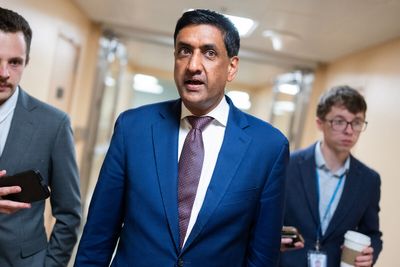 Dems see ‘missed opportunity’ in Trump resisting Xi’s Hormuz help