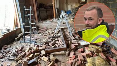 Couple pays builder $60k for house renovation – he runs off with the money while the husband and wife end up getting arrested