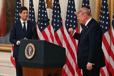 Kevin Warsh replaces Jerome Powell as Fed Chair after being sworn in at White House