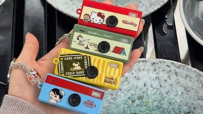 Yashica guns for the Kodak Charmera with its new Funtastic Keychain Camera: a little box of delights that takes photos as well as keeping your keys safe