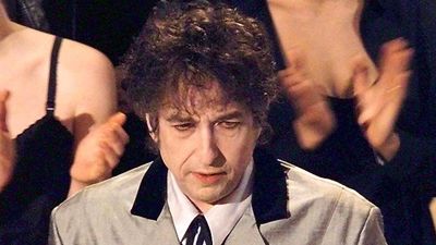 “It’s not dark yet, but it’s gettin’ there…”: How Bob Dylan confronted his own mortality in a hauntingly beautiful song – and re-established himself as an artist of real creative relevance
