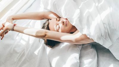 I always struggle to sleep in the heat - but this sleep therapist's hack made last night so much easier