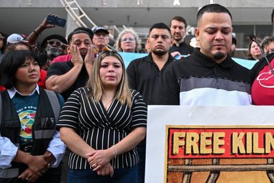 Kilmar Abrego Garcia has criminal charges in human smuggling case dismissed by judge