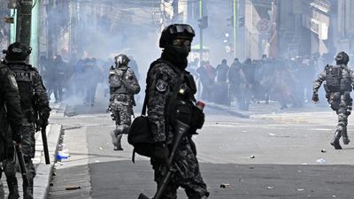 Bolivian President Paz targeted by new mass protests